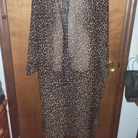 Plus Leopard Cover Up - Picture 2 of 4
